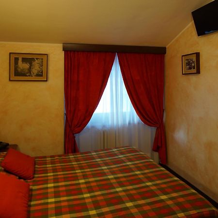 Hotel Al Caminetto วัลตูร์นอนช์ ภายนอก รูปภาพ