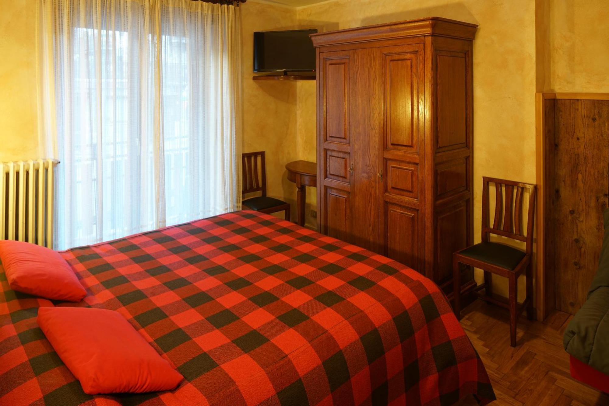 Hotel Al Caminetto วัลตูร์นอนช์ ภายนอก รูปภาพ