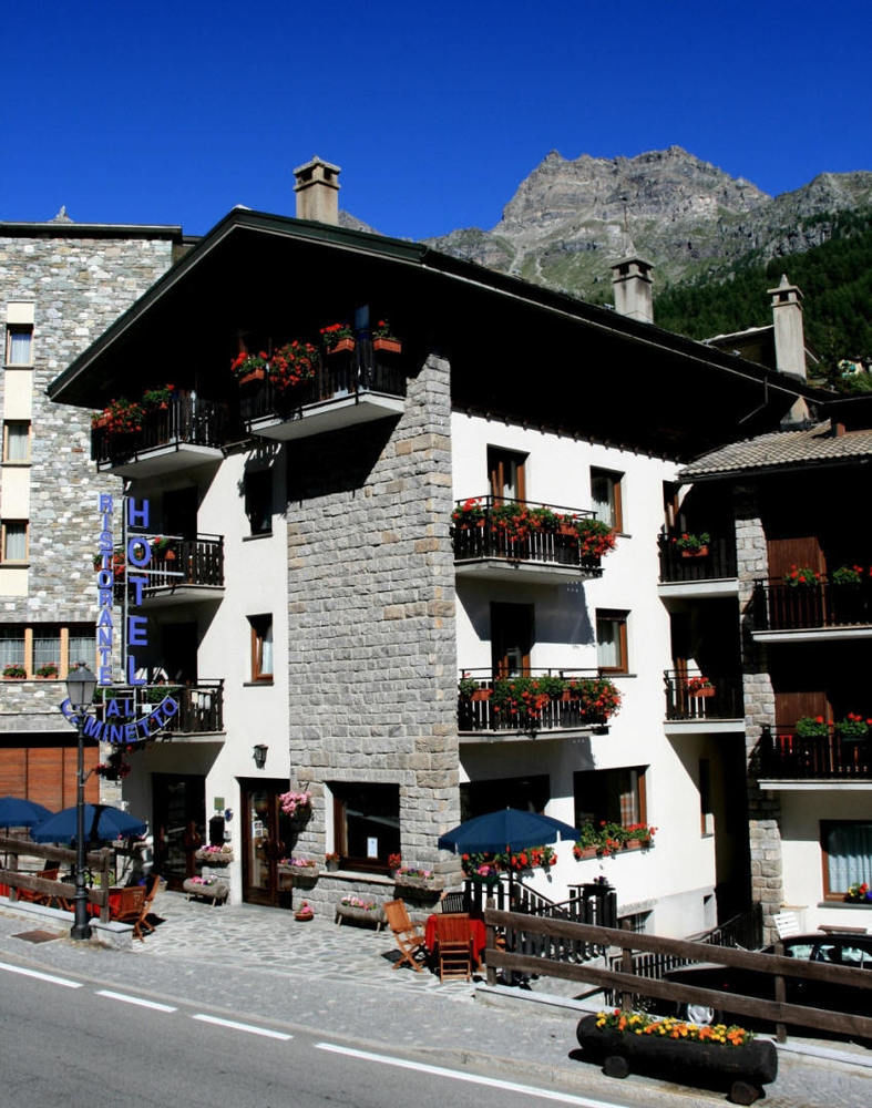 Hotel Al Caminetto วัลตูร์นอนช์ ภายนอก รูปภาพ